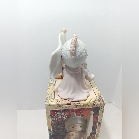 Precious Moments THIS LAND IS OUR LAND #527777 Figurine NEW IN BOX - Picture 3 of 7